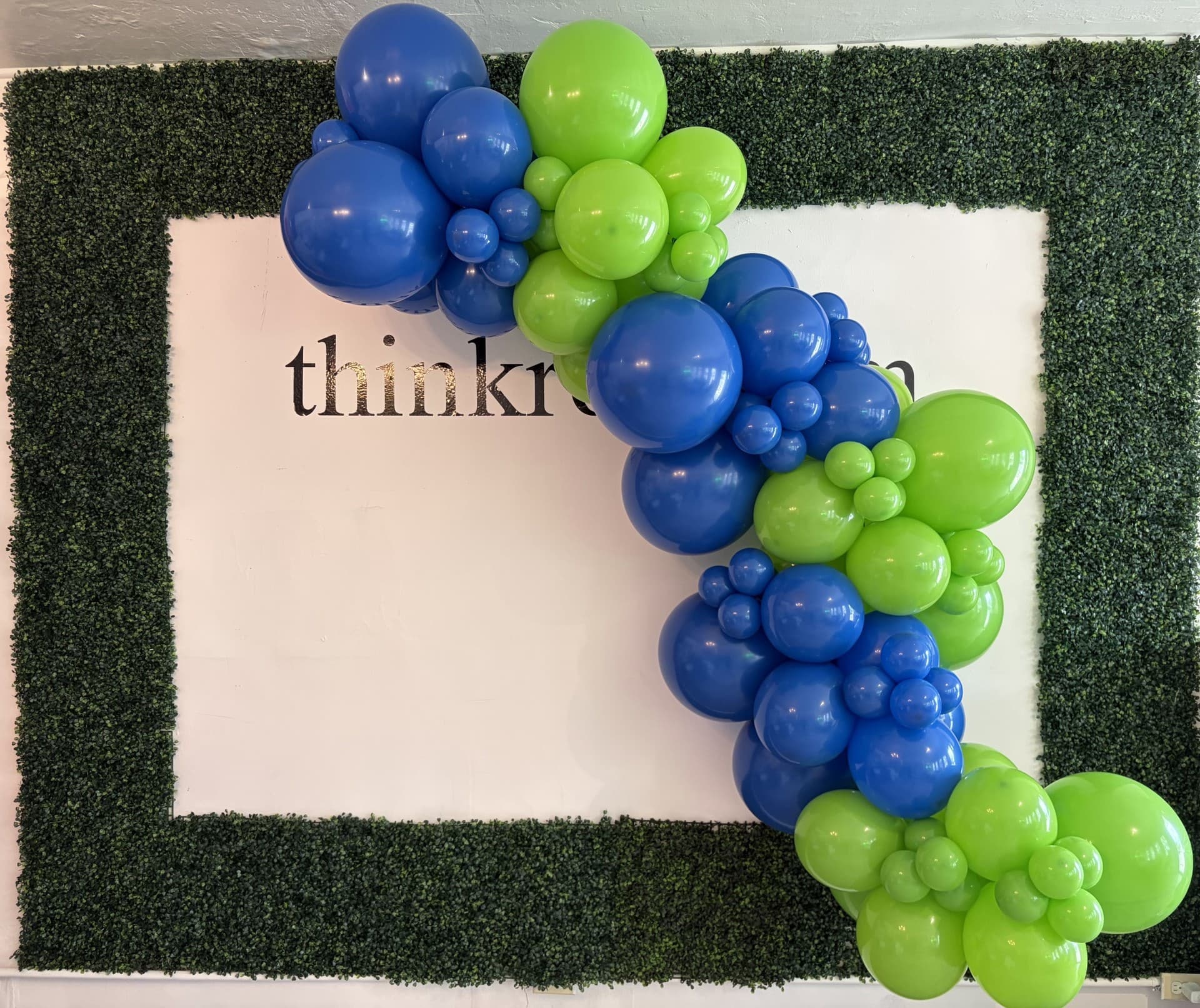 Installed Balloon Garland β 12 ft