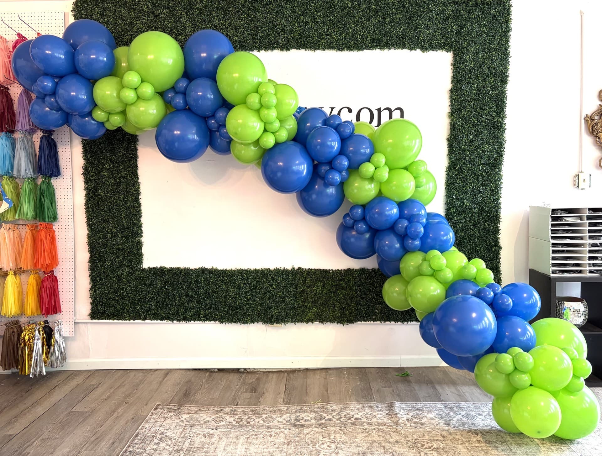 Installed Balloon Garland β 18 ft